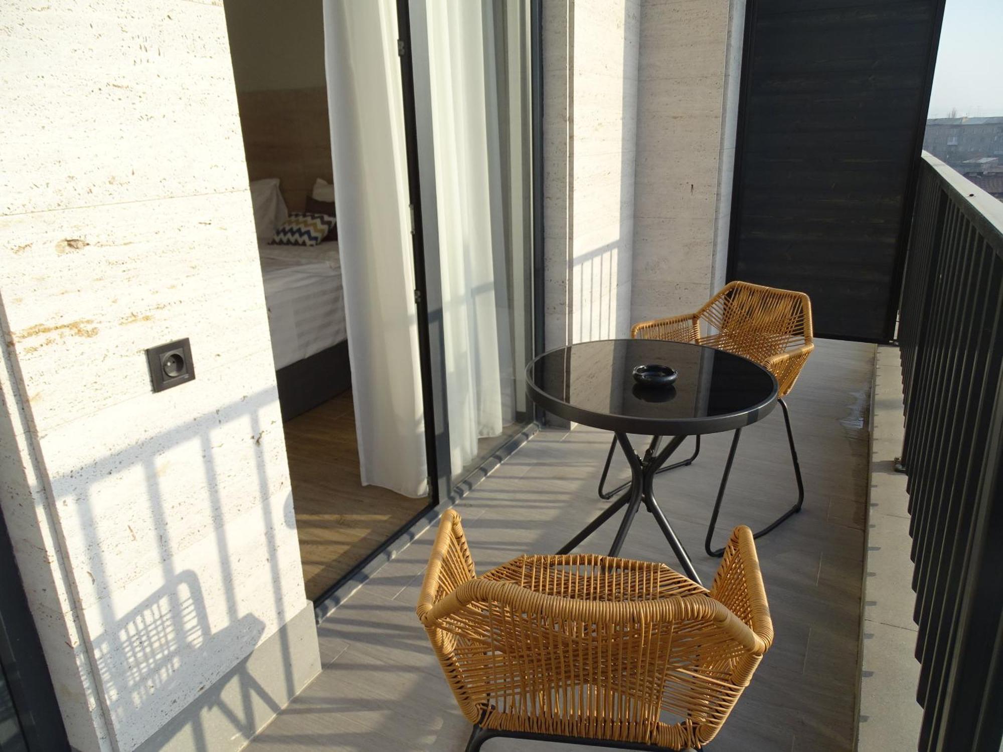 4Guest Hotel Yerevan Bagian luar foto