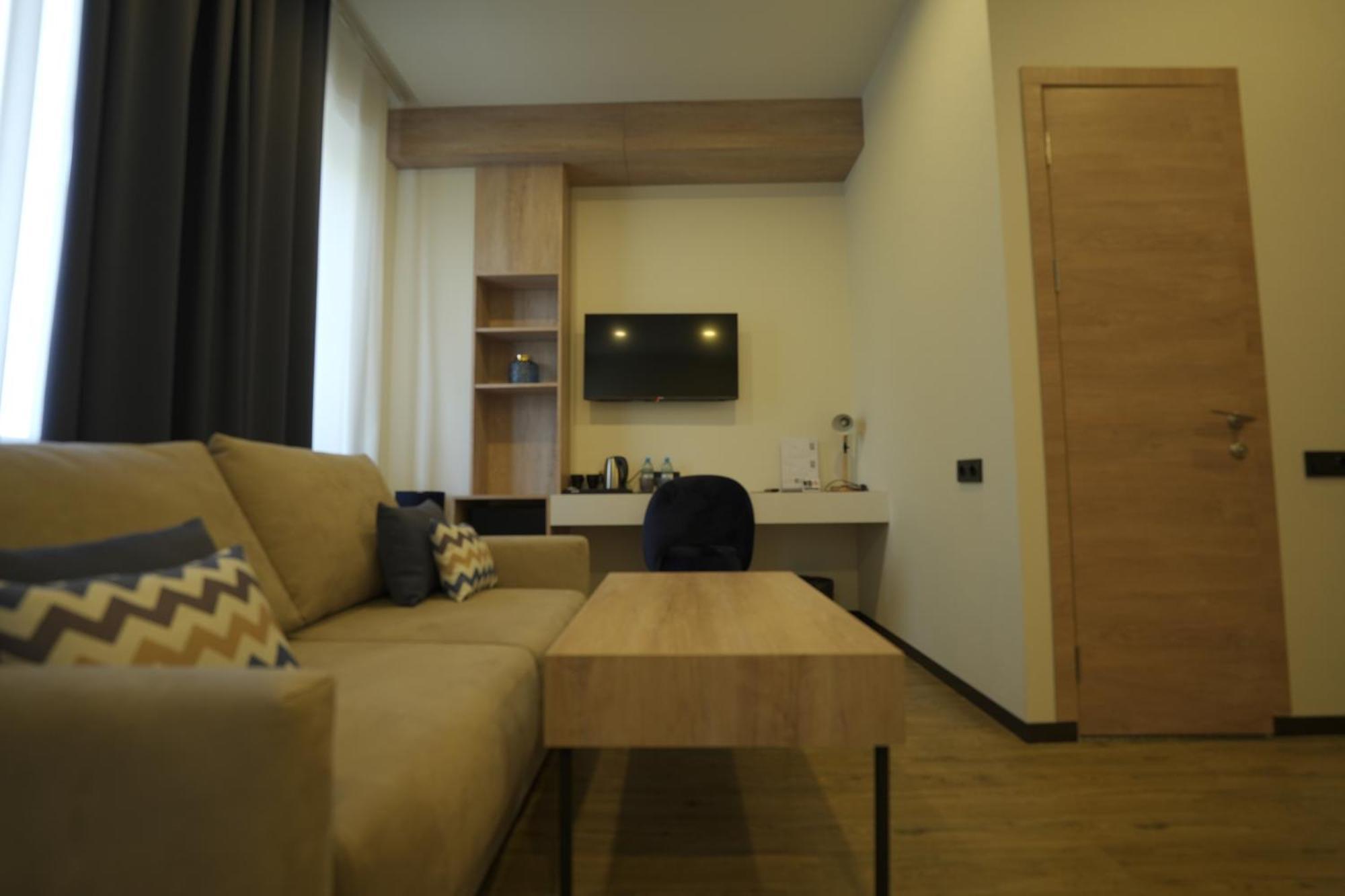 4Guest Hotel Yerevan Bagian luar foto