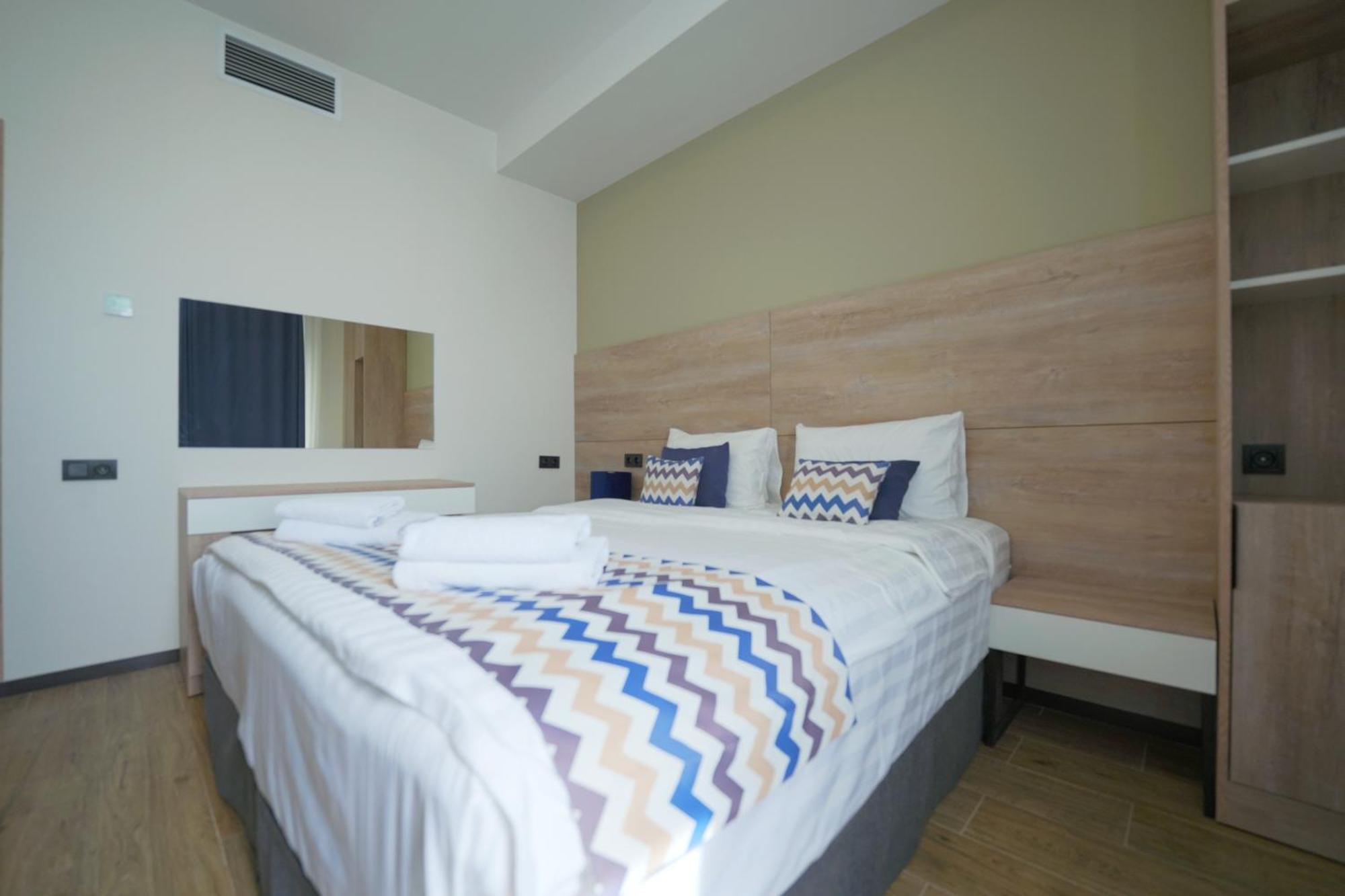 4Guest Hotel Yerevan Bagian luar foto