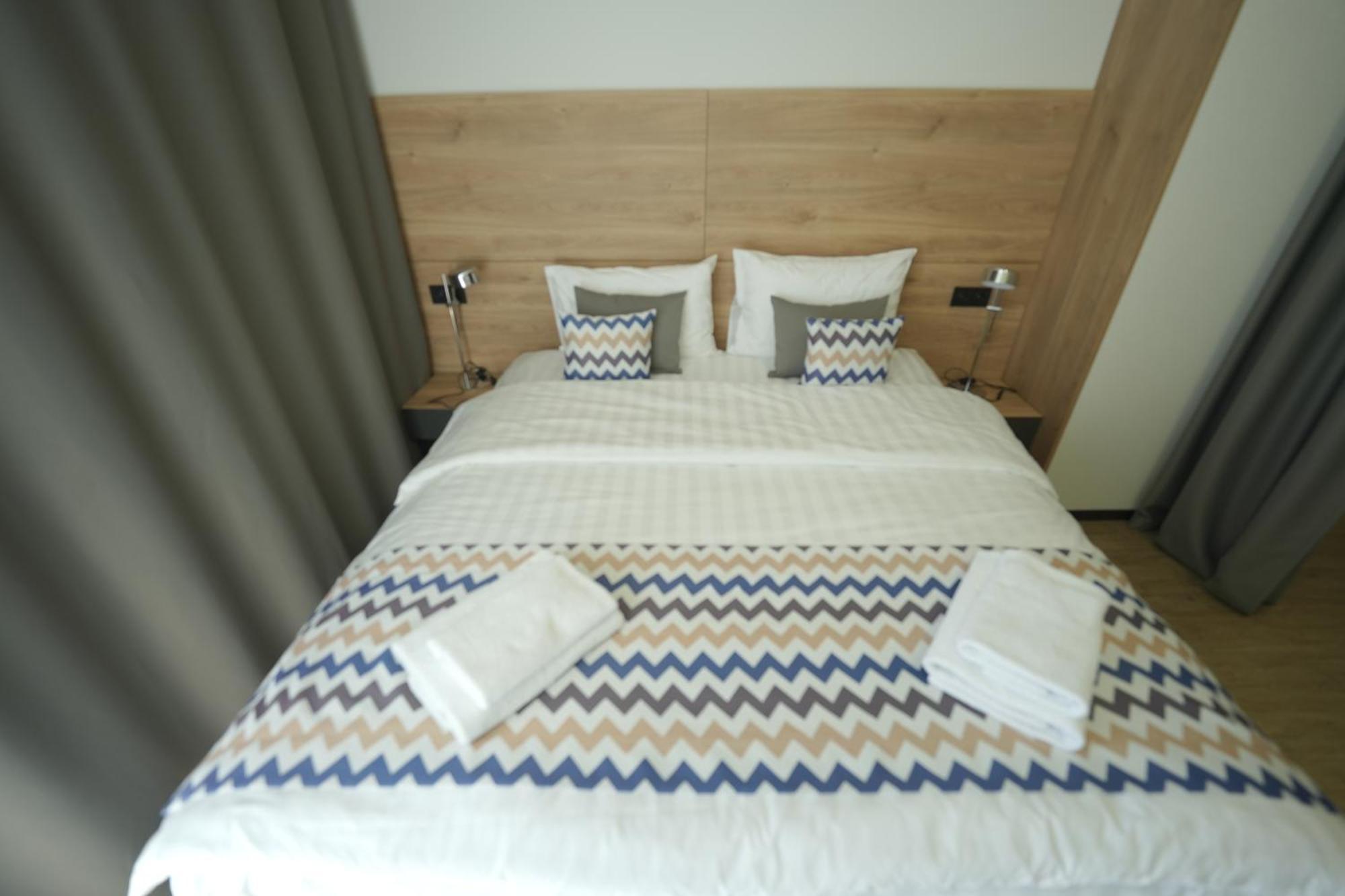 4Guest Hotel Yerevan Bagian luar foto